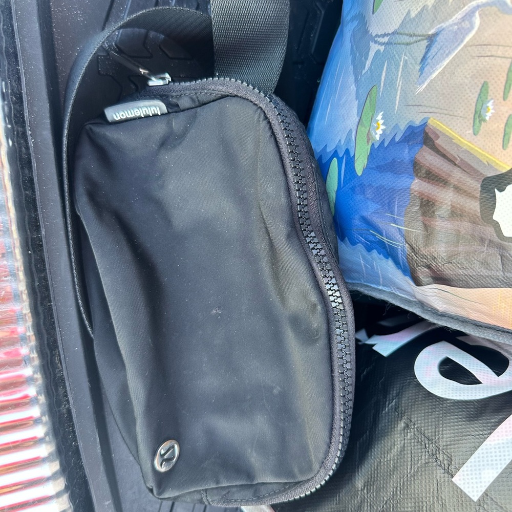 Lululemon Everywhere Belt Bag 1L Black